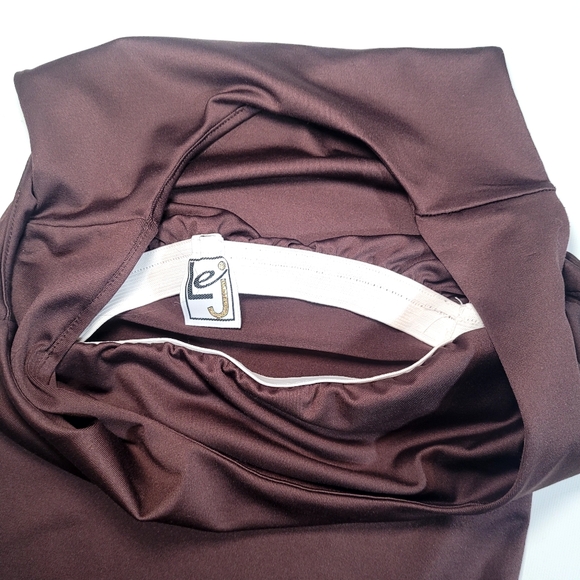 Lej Brown Womens active tank top with built in Bra - Picture 5 of 7